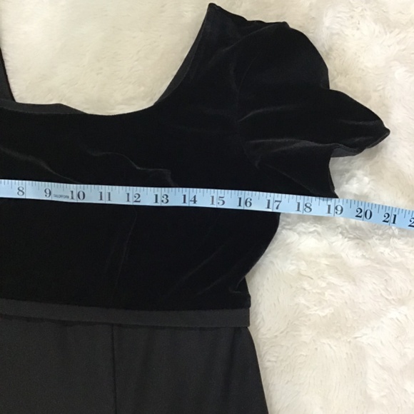 Southeastern Performance Harmonique Women Size Med Black Empire Dress Velvet - Picture 2 of 12